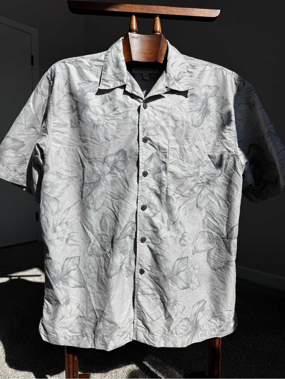 Vintage Quiksilver Edition Hawaiian Shirt Gray Floral Tencel Camp Collar Size L